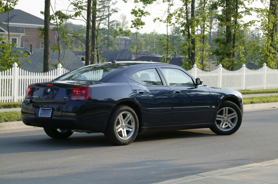  Dodge Charger SXT 2006 года  (фото 6 из 7)